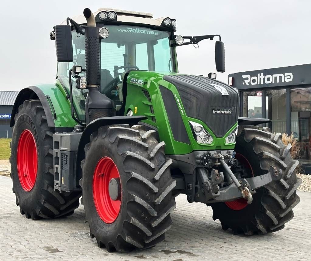 E-FARM: Fendt 826 Vario Profi - Tractor - id F8LEQIP - 110.040 EUR - Anul: 2017 - Citeste ore: 5.425,Muterea motorului: 280,Polonia