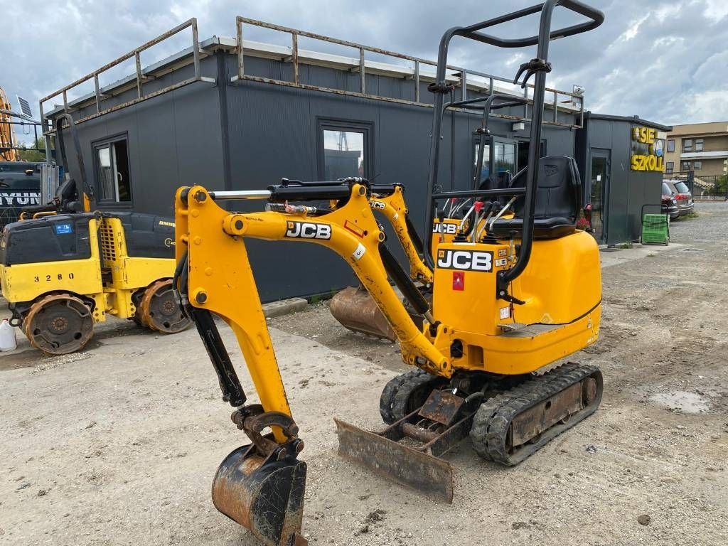 JCB 8008 Mini excavator €9,186