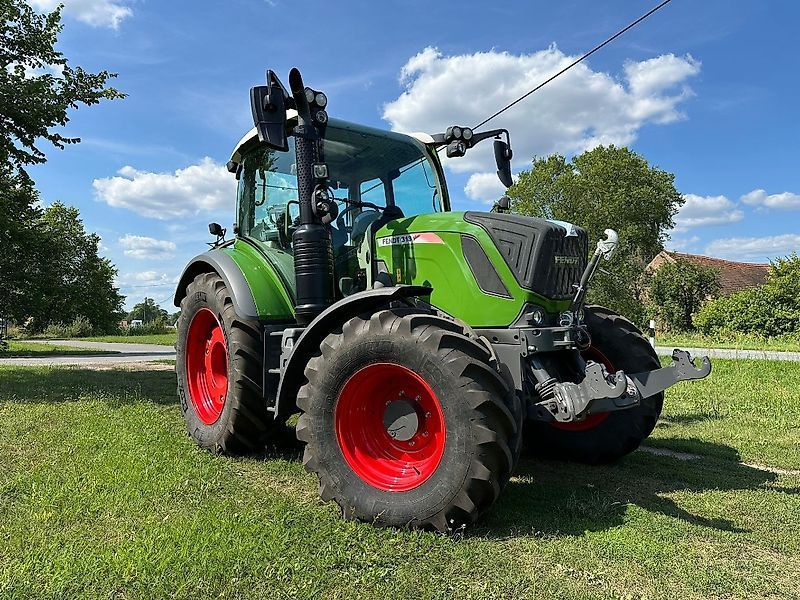 E-FARM: Fendt 313 Vario Profi - Traktor - id UUDELKM - 95.800 € - Baujahr: 2021 - Abgelesene Motorstunden: 220,Motorleistung (PS): 130,Deutschland