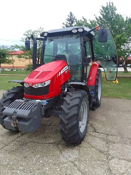 E-FARM: Massey Ferguson 5611 Essential - Tracteur - id ZM4FSSQ - 30 000 € - Année: 2016 - Lecture du nombre d'heure: 5 362,Puissance du moteur (chevaux): 105,Bulgarie