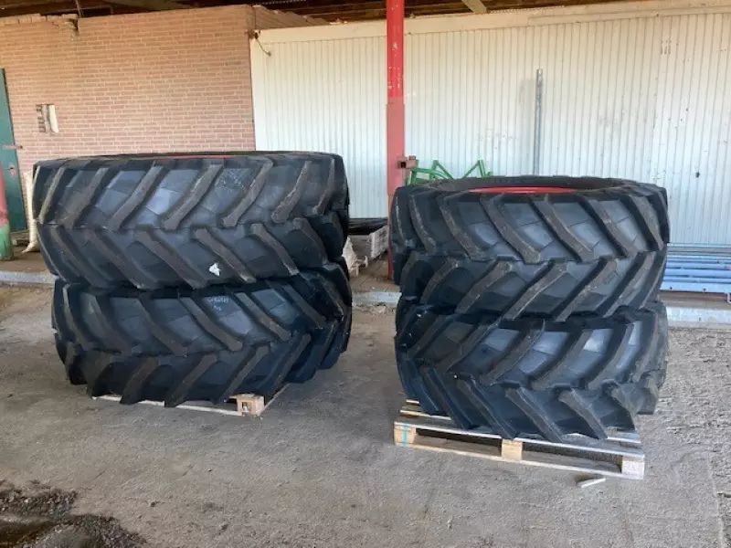 TRELLEBORG räder von 724 vario gen6 Wheel and track €10,490