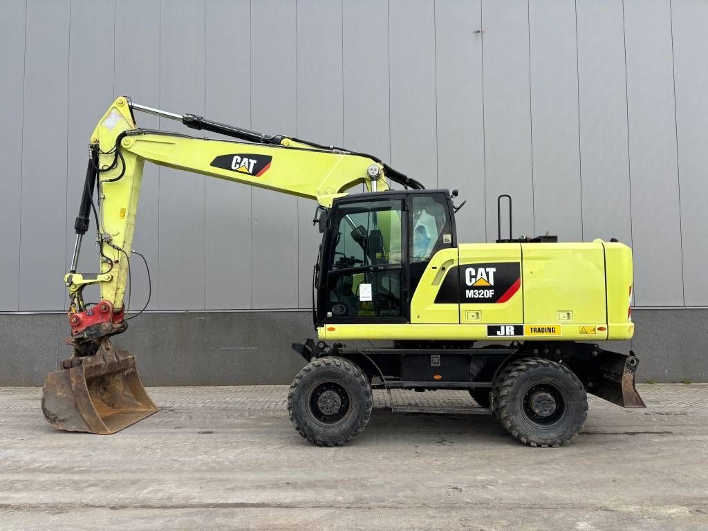 Caterpillar m 320 f Wheeled excavator €71,750