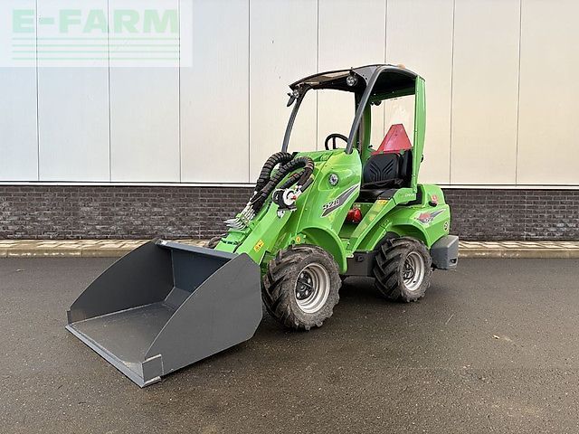 Avant 528 tdl+ Csúszókerekes rakodógép