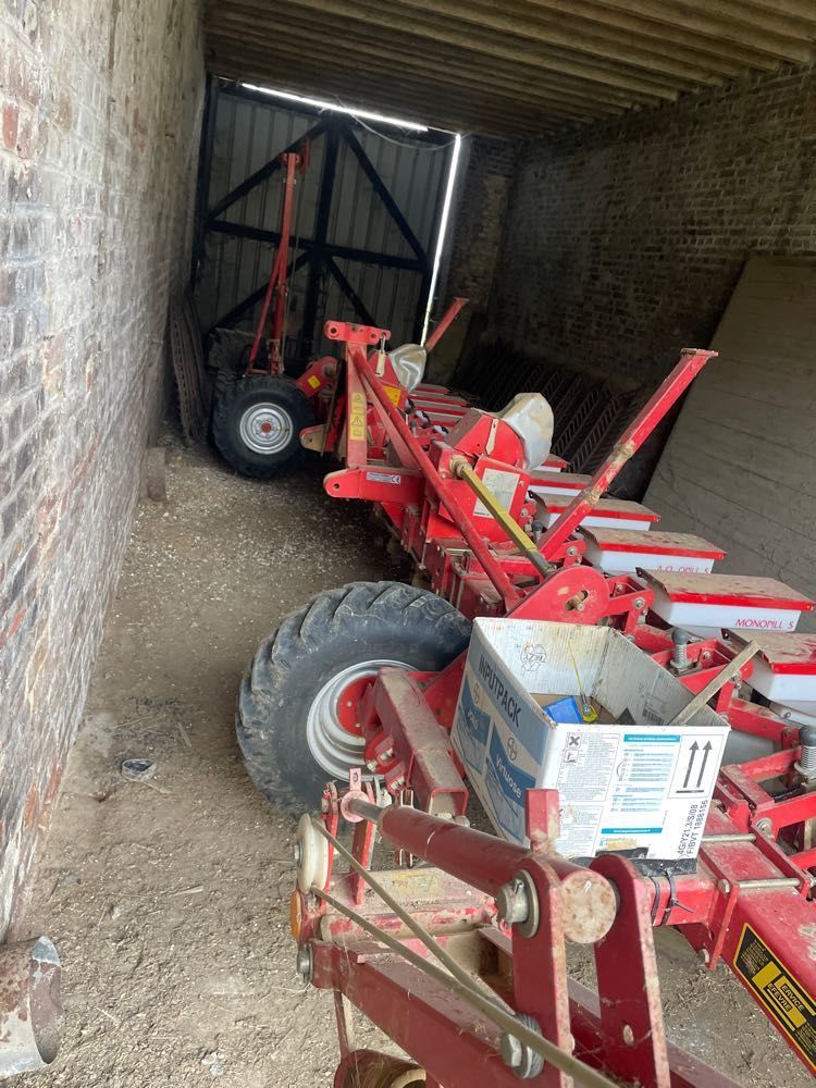 E-FARM: Kverneland monopill s - Einzelkornsämaschine - id SCUSEZQ - 7.000 € - Baujahr: 1995 - Frankreich
