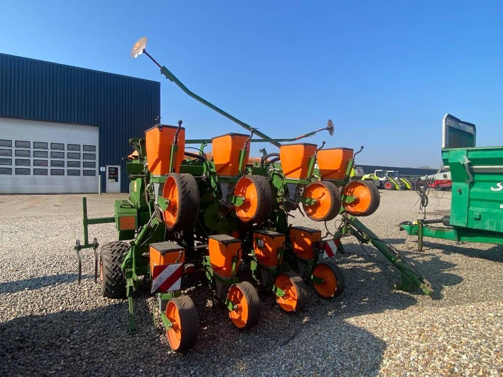 E-FARM: Amazone ed602-k - Precision drill - id FKGNDBM - €9,040 - Year of construction: 2004 - Denmark