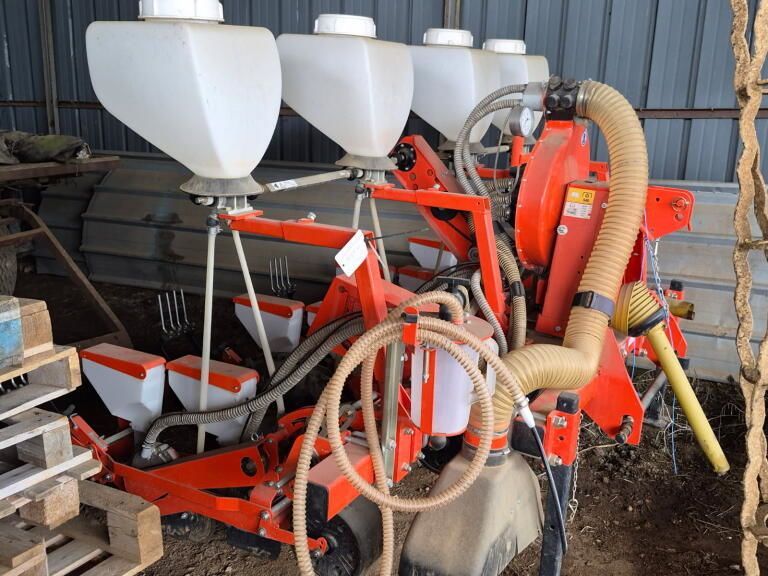 Kverneland Precision drill €12,000