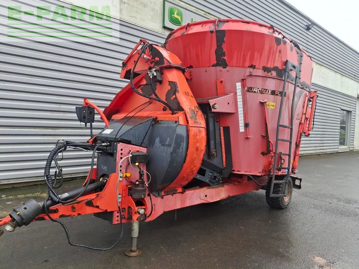 Kuhn 1570 plus Mixer feeder €8,300