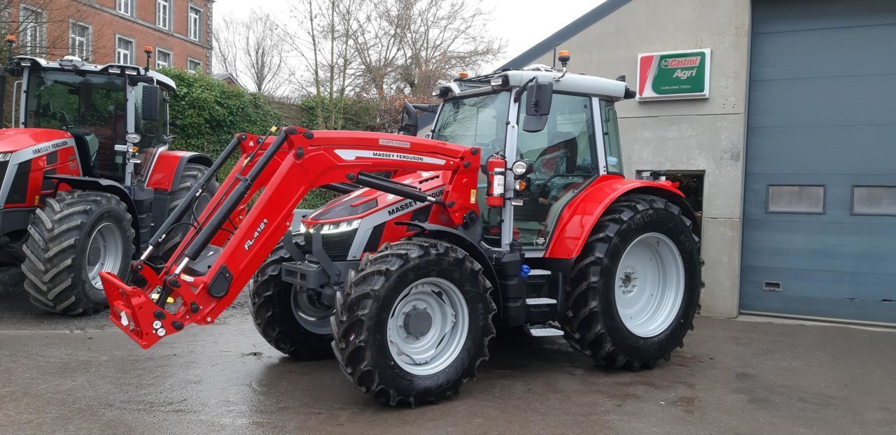 Massey Ferguson 5S.125 Traktor