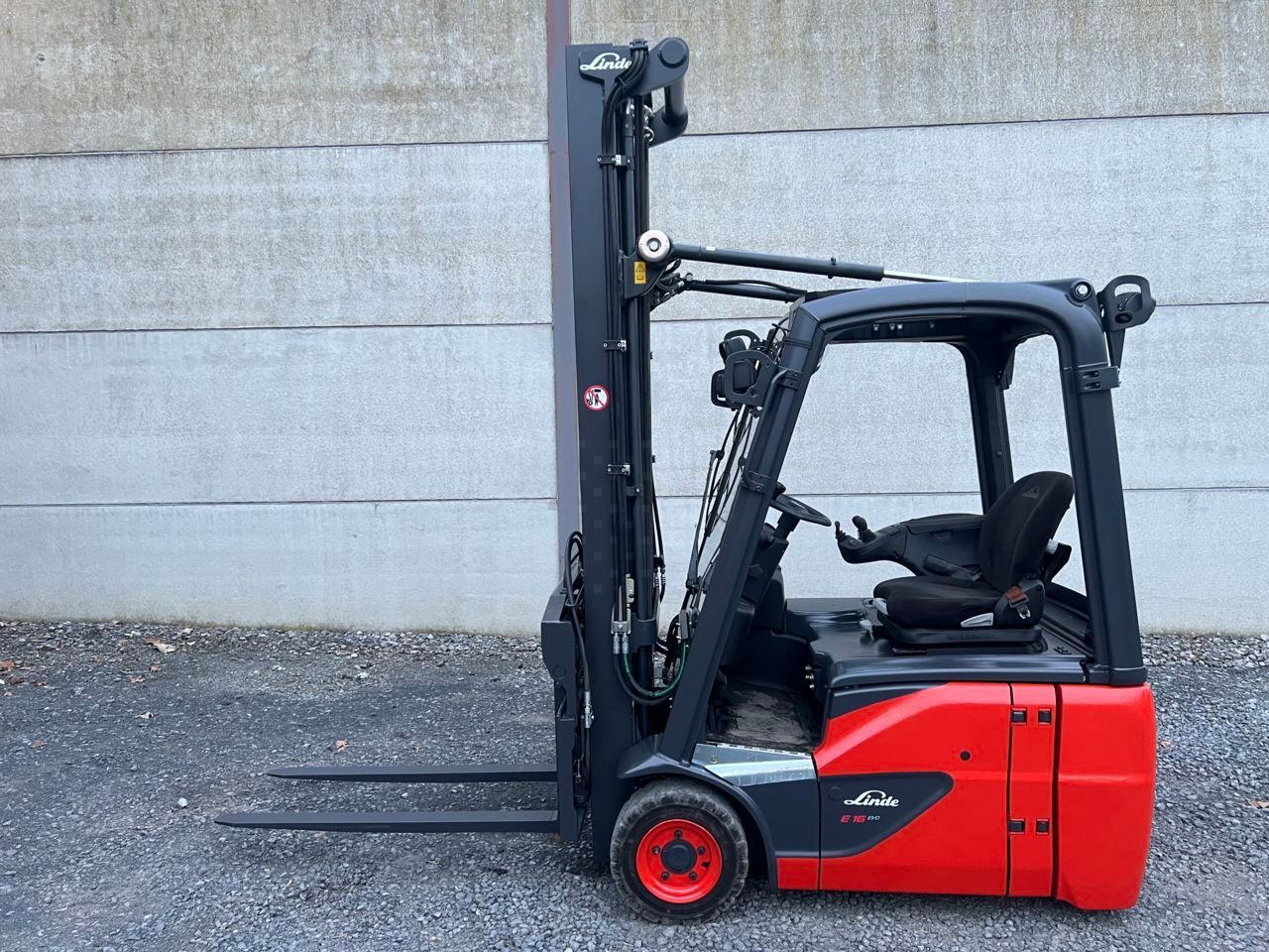 Linde e16c-02 evo Chariot élévateur 12 750 €