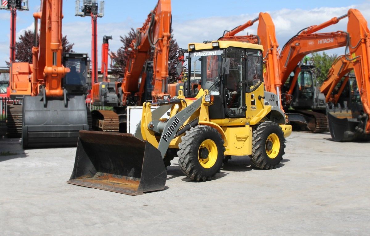 E-FARM: palazzani pl55.2 - Chargeuse sur pneus - id M3PWUC2 - 29 000 € - Année: 2009 - Lecture du nombre d'heure: 192,Puissance du moteur (chevaux): 81,France