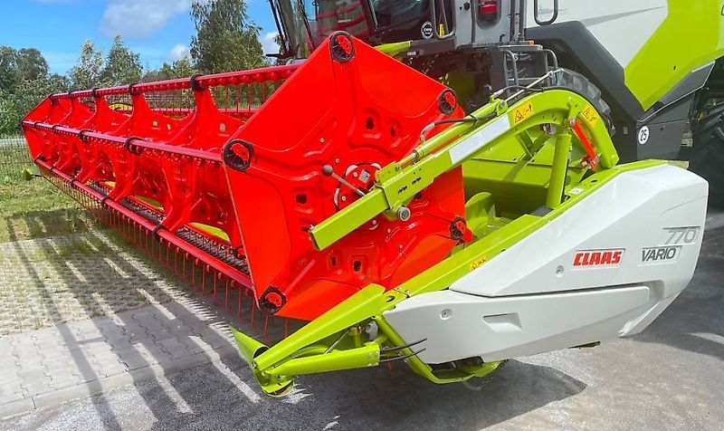 E-FARM: Claas Vario 770 - Cabezal - id HR7ZTLT - Año: 2022 - Letonia