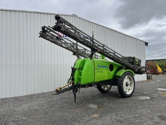 E-FARM: Tecnoma fortis - Sprayer - id FBQAFTD - €9,800 - Year of construction: 2004 - France