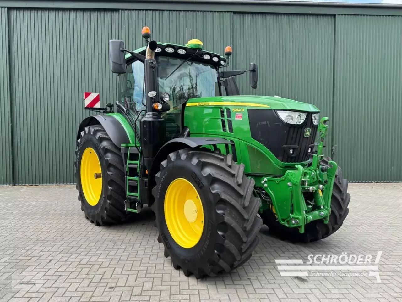 John Deere 6250 R Tractor €145,885