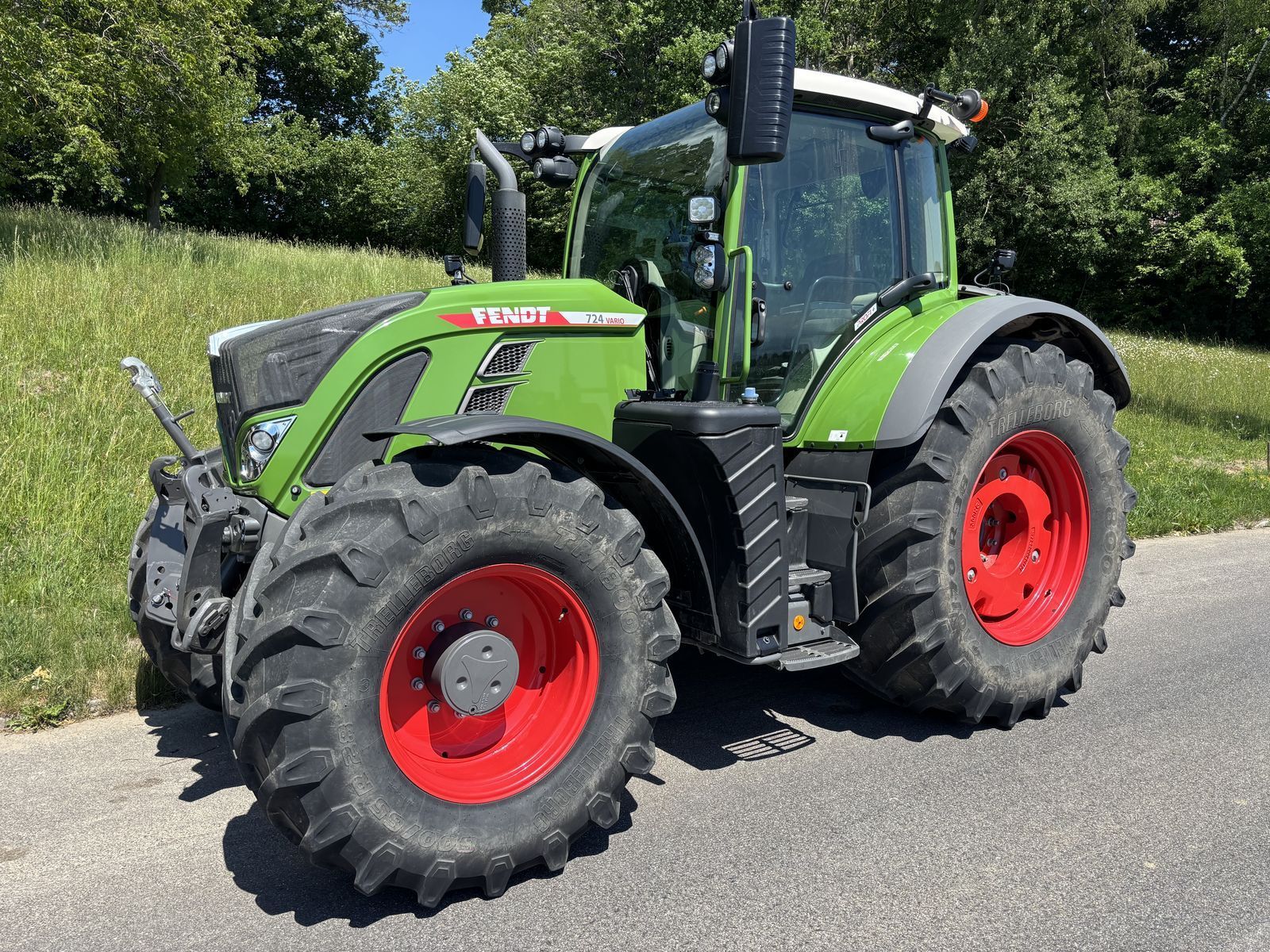 Fendt 724 Vario Tractor €160,000