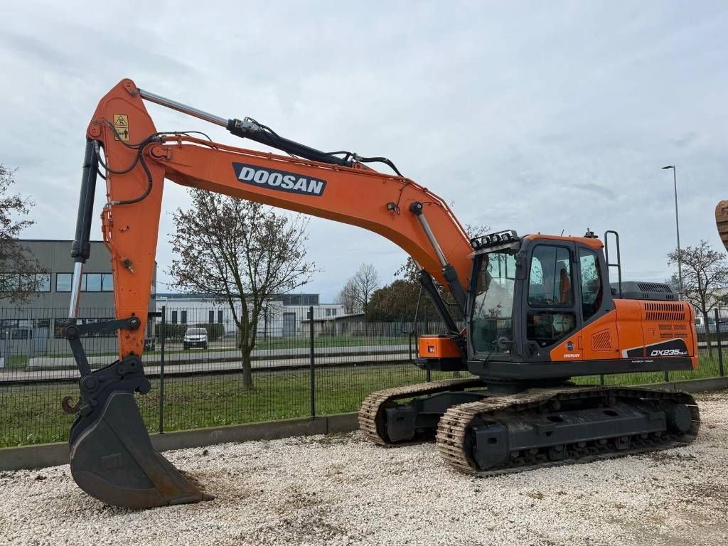 Doosan dx 235-5 Crawler excavator €65,000