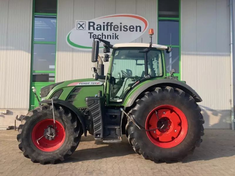 E-FARM: Fendt 724 Vario ProfiPlus - Trattore - id 1MKBR7A - 120.168 € - Anno di costruzione: 2017 - Ore: 5.959,Potenza del motore: 237,Germania