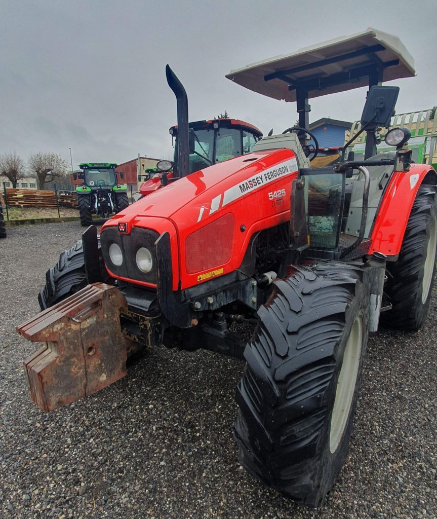 E-FARM: Massey Ferguson 5425 - Tractor - id ZRPB3JF - €21,000 - Year of construction: 2009 - Engine hours: 7,960,Engine power (HP): 86,France