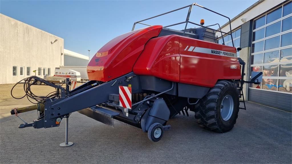 Massey Ferguson 2290 Baler €58,825