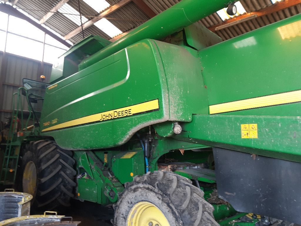 E-FARM: John Deere T 660 - Mejetærsker - id P3SHDAS - 105.000 € - Produktionsår: 2011 - Motortimer: 3.950,Frankrig