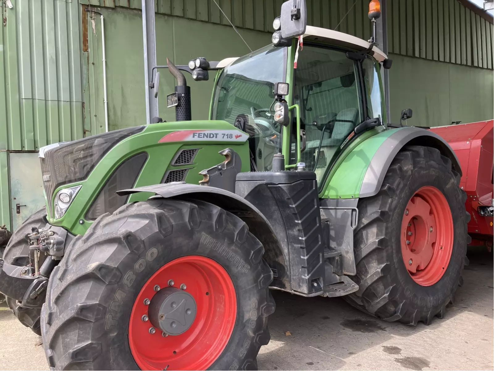 E-FARM: Fendt 718 Vario ProfiPlus - Traktor - id PWNMDUF - 129.000 € - Baujahr: 2016 - Abgelesene Motorstunden: 3.883,Motorleistung (PS): 180,Deutschland
