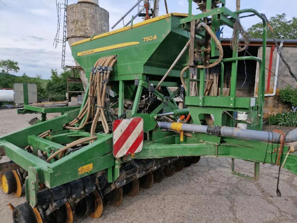 E-FARM: John Deere 750A - Semoir direct - id QCR4J9A - 35 000 € - Année: 2011 - France