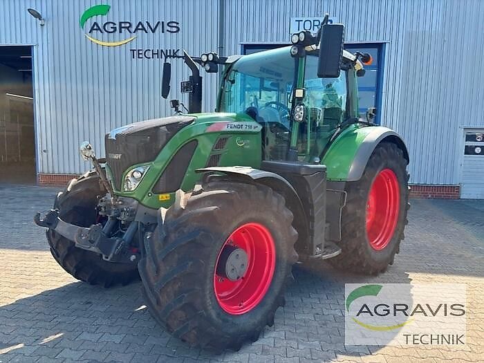 E-FARM: Fendt 718 Vario ProfiPlus - Traktor - id WKQHJHU - 114.900 € - Baujahr: 2016 - Abgelesene Motorstunden: 4.905,Motorleistung (PS): 181,Deutschland