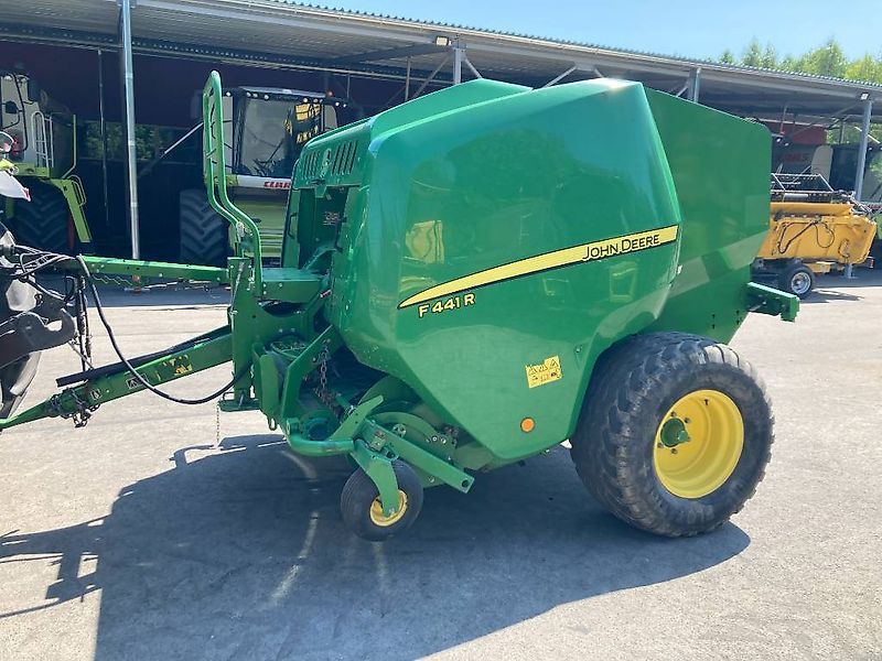 E-FARM: John Deere F441R - Балопреса - id VM5NKUY - 17 000 € - Година на построяване: 2017 - Латвия