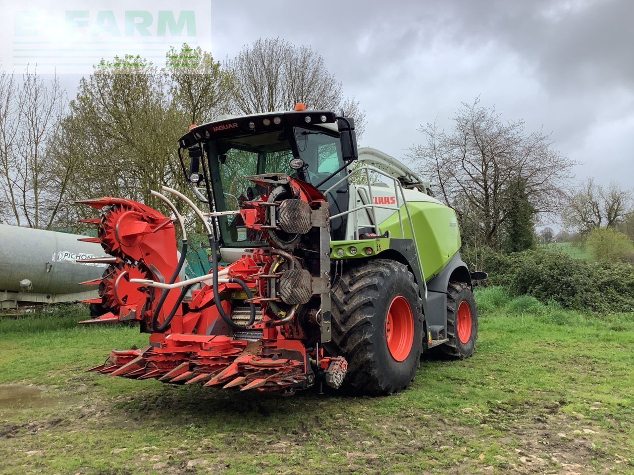 E-FARM: Claas Jaguar 930 - Ensileuse automotrice - id EIX9UPZ - 190 000 € - Année: 2019 - Lecture du nombre d'heure: 2 950,Puissance du moteur (chevaux): 462,France