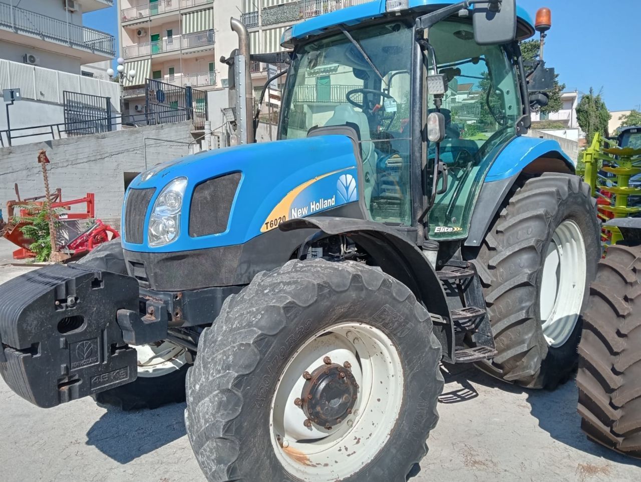 New Holland T6020 Elite Tractor 35.000 EUR