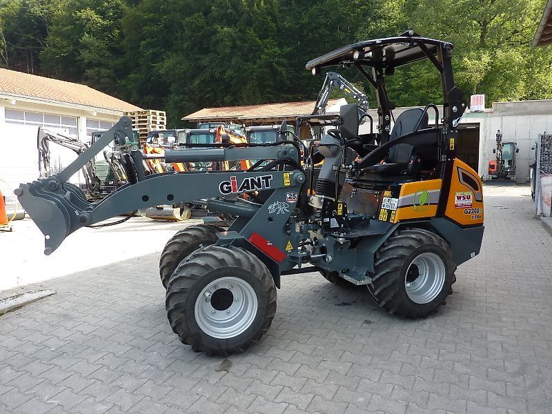 Giant G2200 Ładowarka kołowa