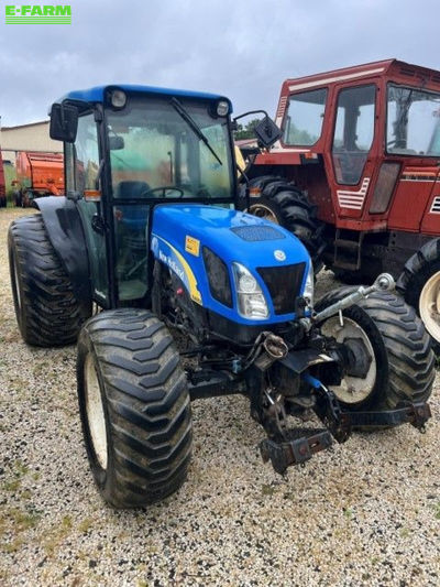 E-FARM: New Holland T4050 SuperSteer - Tractor - id MRCC4AF - €37,500 - Year of construction: 2014 - Engine hours: 3,000,Engine power (HP): 96,Italy