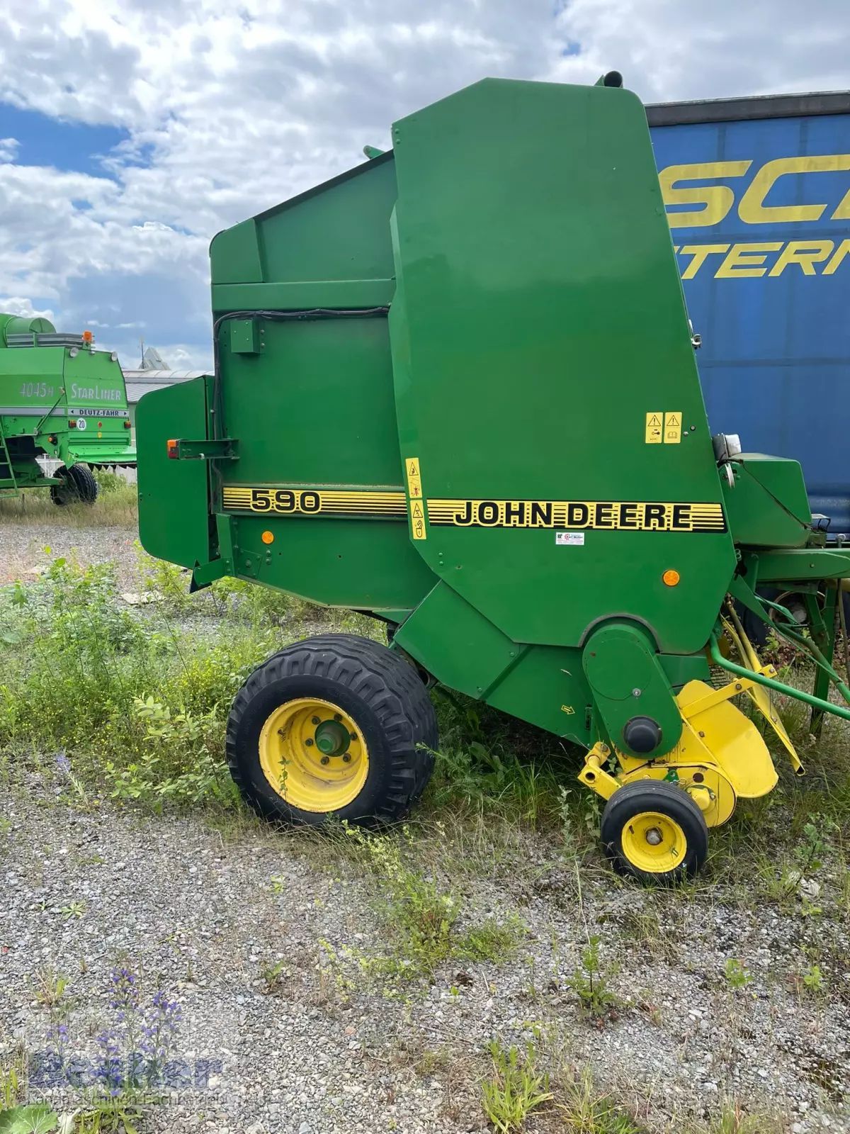 John Deere 590 Ballenpresse 12.185 €