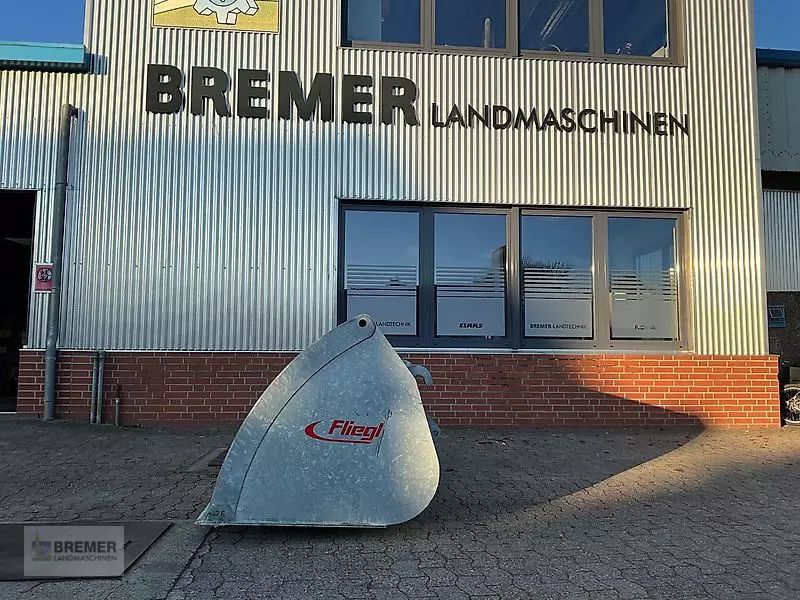 Fliegl volumenschaufel 2600 Attachment €1,900