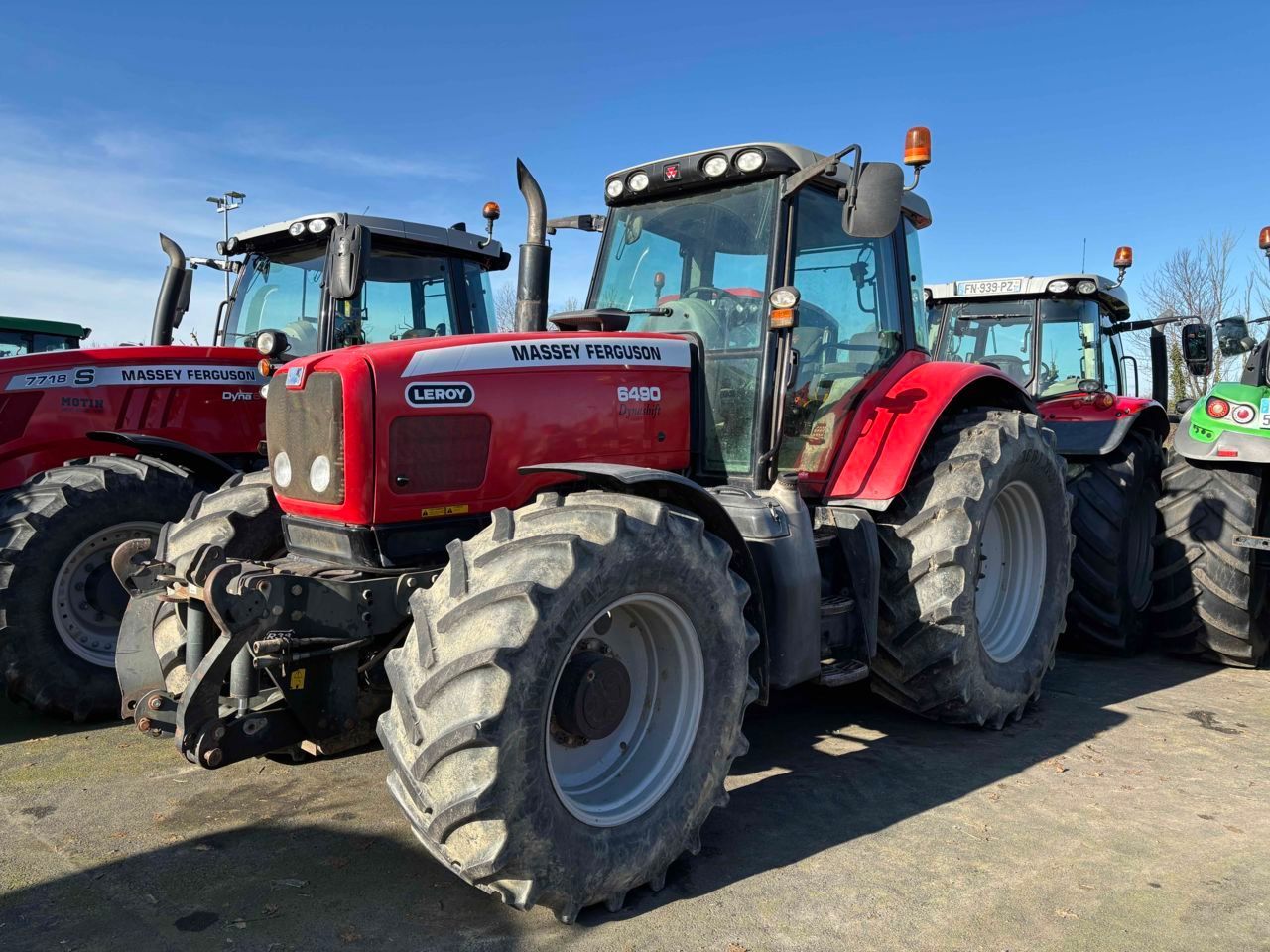 E-FARM: Massey Ferguson 6490 - Traktor - id 4CXJBZV - 25.000 € - Baujahr: 2006 - Abgelesene Motorstunden: 4.750,Motorleistung (PS): 168,Frankreich