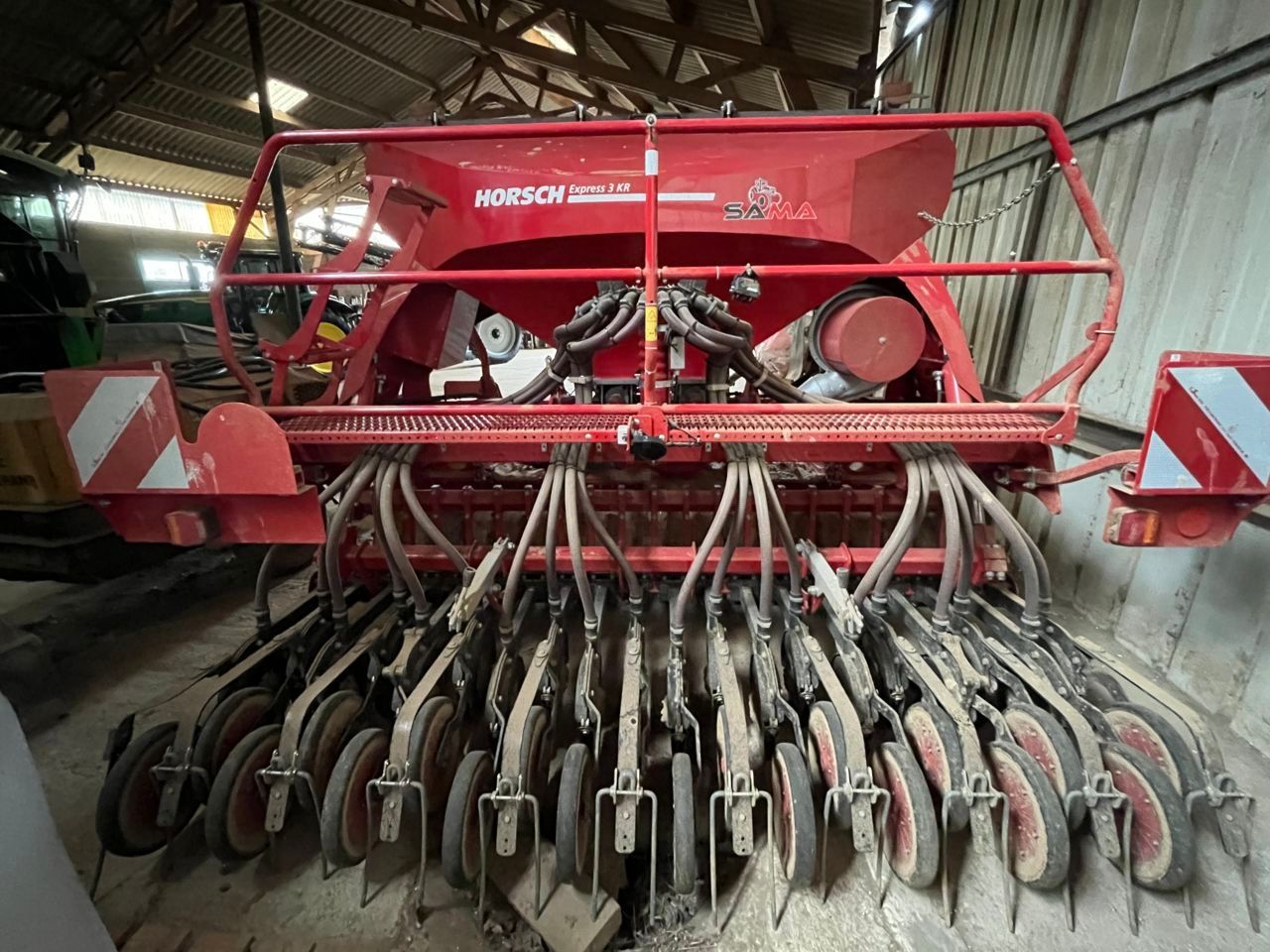 E-FARM: HORSCH Express 3 KR - Semoir - id D8DLEI1 - 40 000 € - Année: 2022 - France