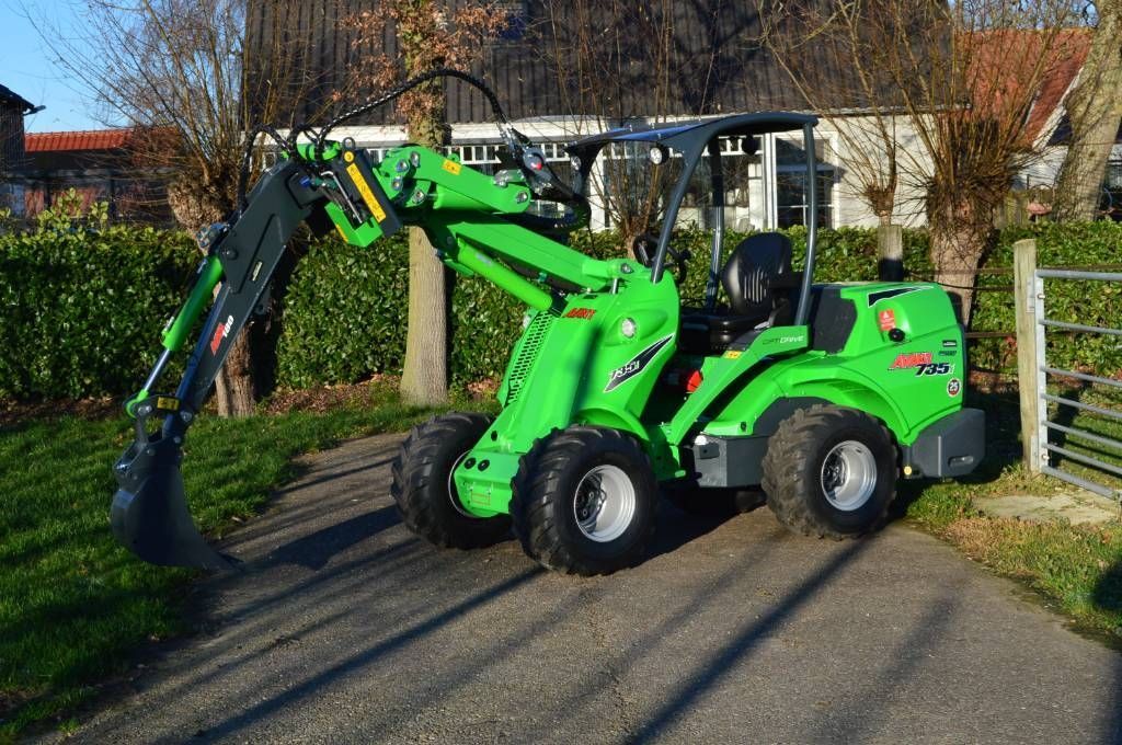Avant 735i tdl met minigraafarm 180 Kerekes rakodógép 36 950 EUR