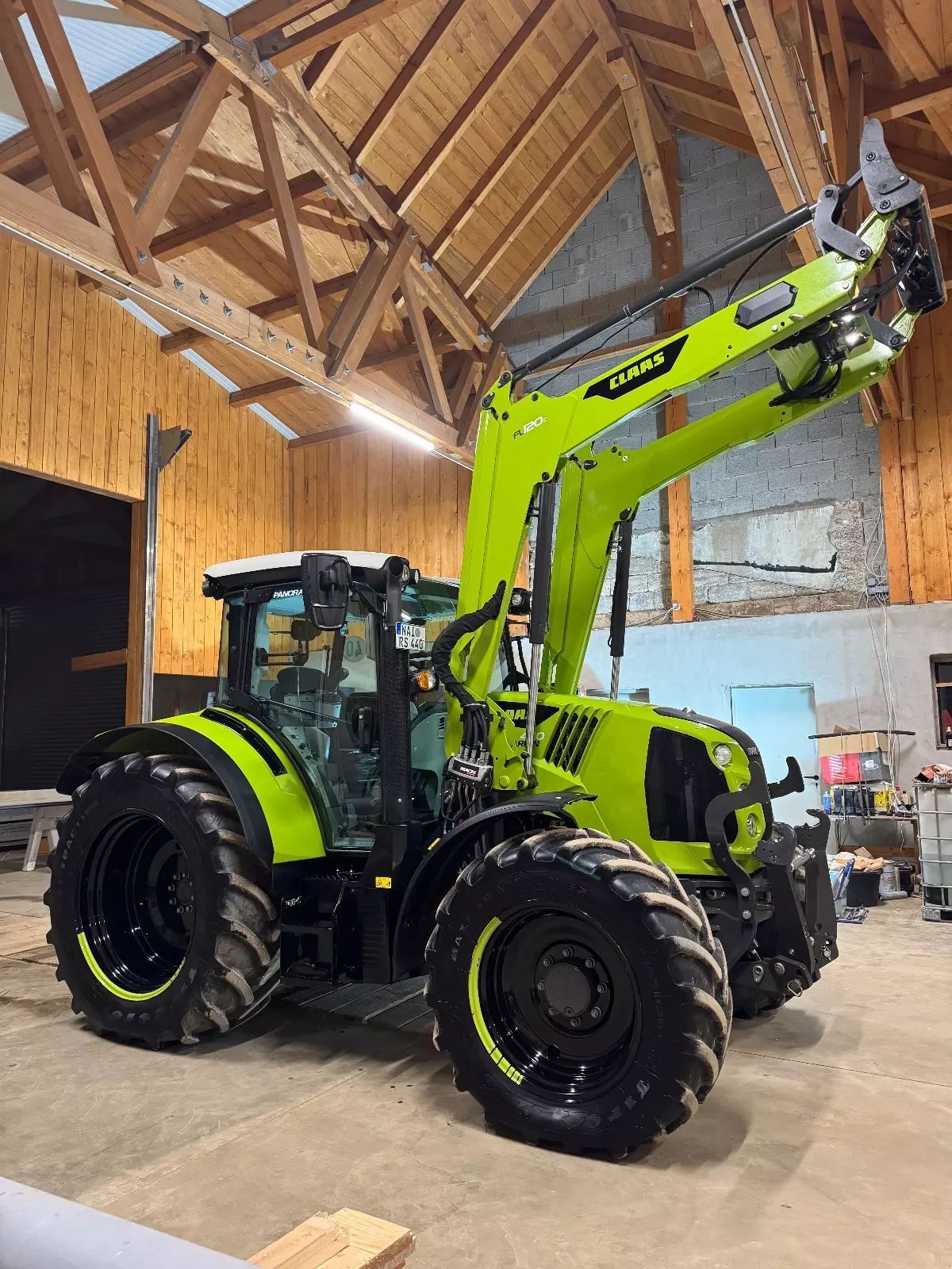 Claas Arion 440 Tractor 79.800 EUR