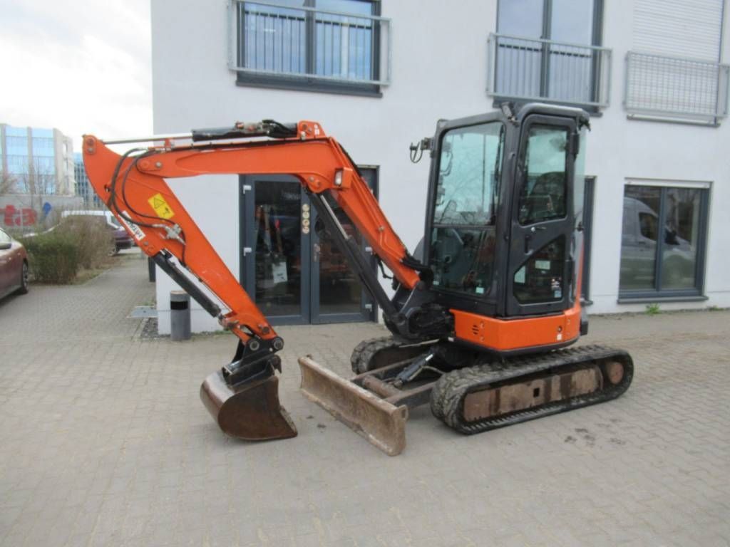 Hitachi ZX33U-5A Mini excavator €25,450