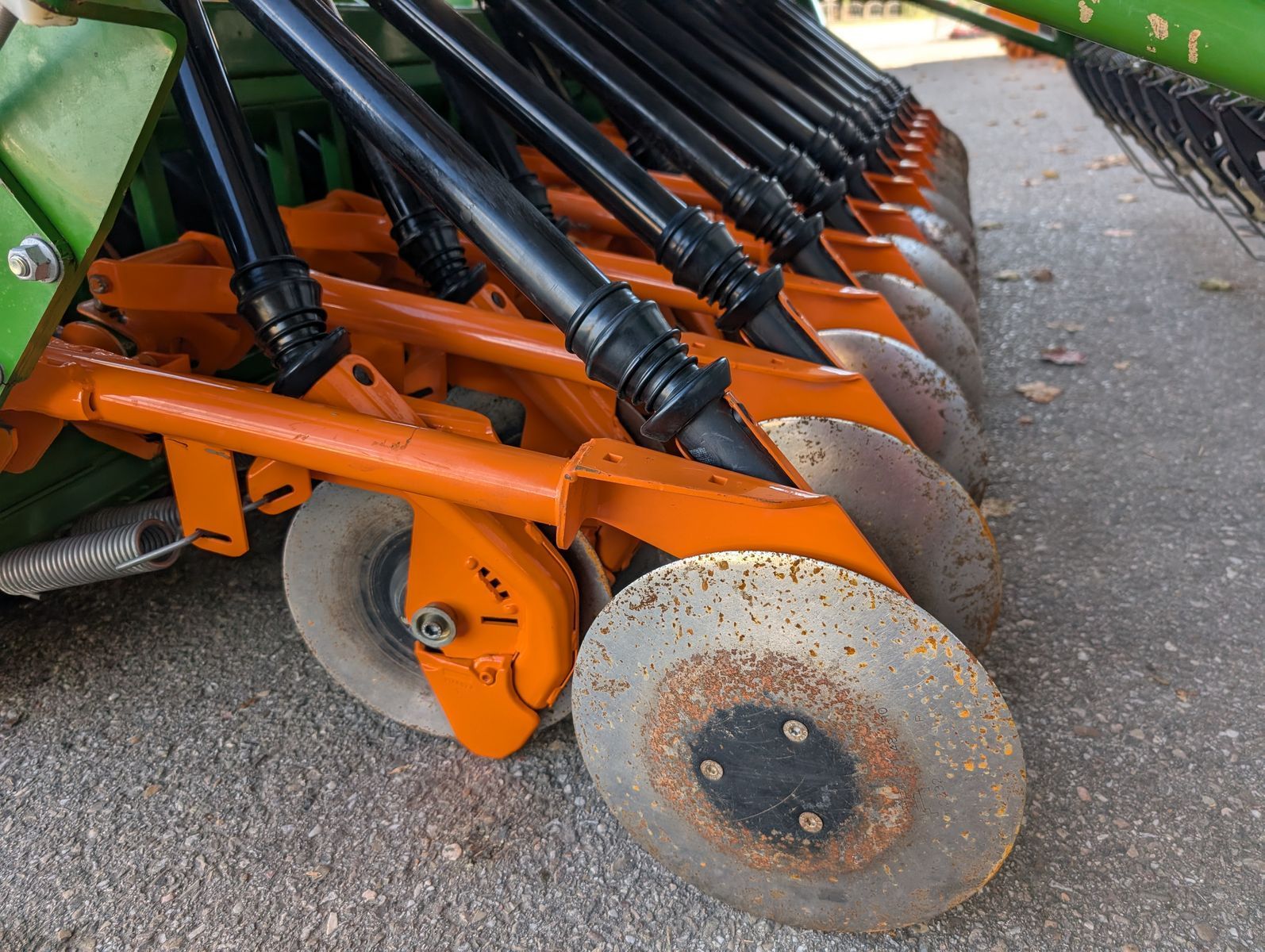 E-FARM: Amazone AD 303 Special - Drilling machine combination - id CGKAZAU - €19,084 - Year of construction: 2011 - Austria