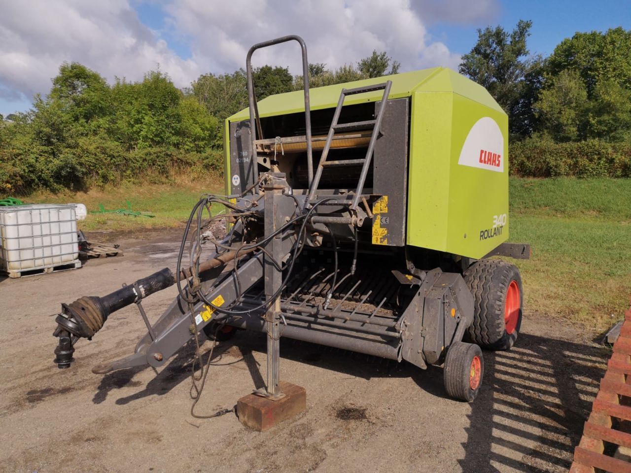 E-FARM: Claas Rollant 340 - Baler - id EJXU9UX - €12,000 - Year of construction: 2012 - Total number of bales produced: 20,000,France