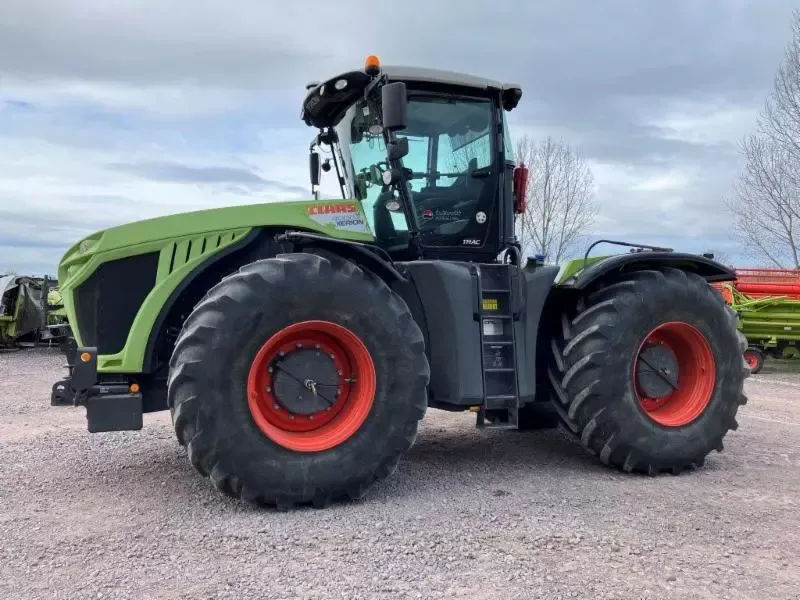 E-FARM: Claas Xerion 4000 TRAC - Tractor - id HWDSAUW - 102.000 € - Año: 2013 - Horas: 10.313,Potencia del motor: 435,Alemania