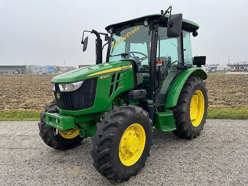 John Deere 5058 E Traktor 38.250 €