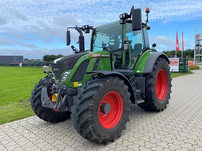 E-FARM: Fendt 516 Vario - Tractor - id QJIYMGN - €138,500 - Year of construction: 2023 - Engine hours: 959,Engine power (HP): 163,Germany