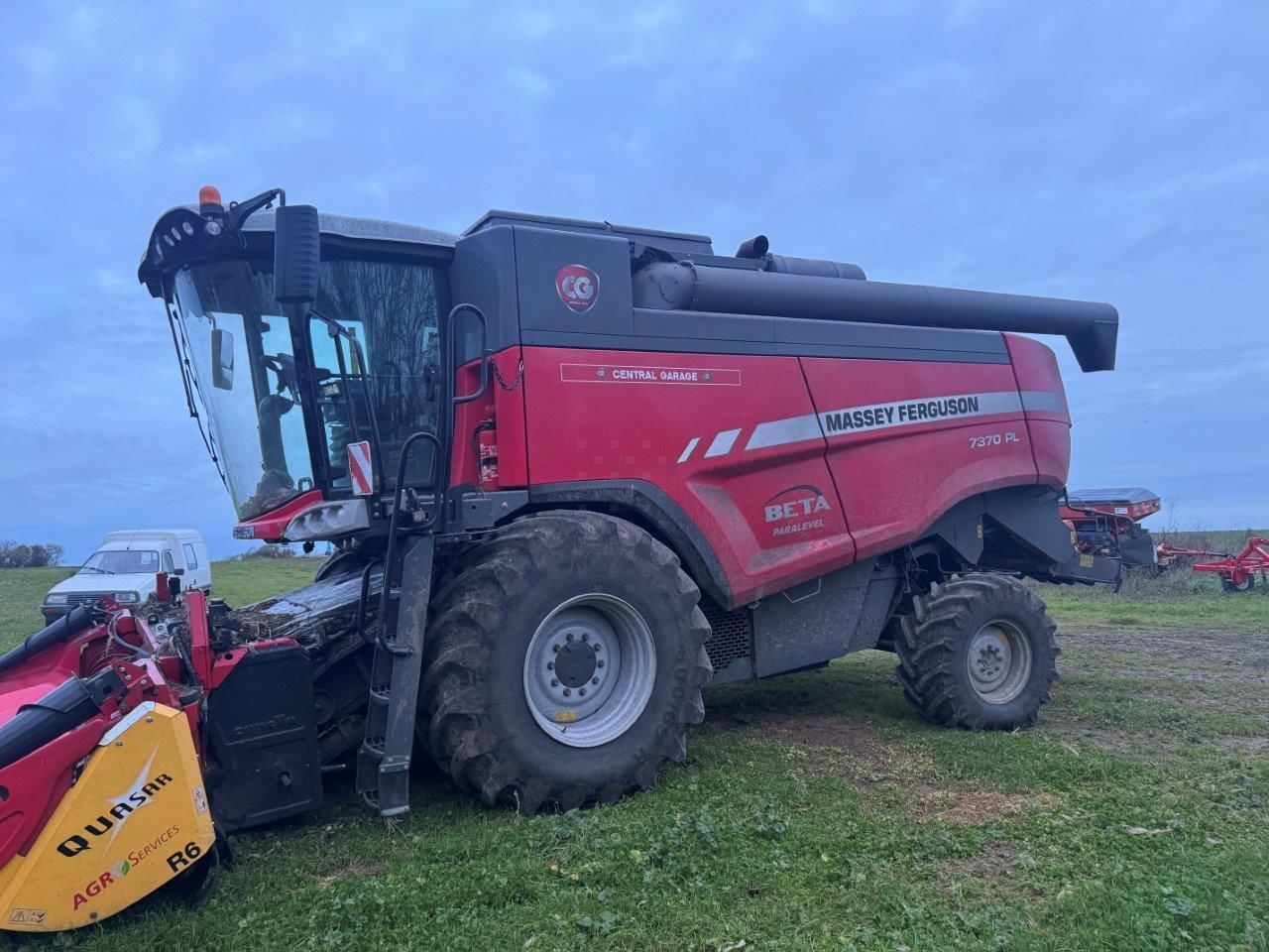 E-FARM: Massey Ferguson Beta 7370 PL - Kombajn zbożowy - id GGPSTZV - Rok produkcji: 2019 - Motogodziny: 1400,Francja