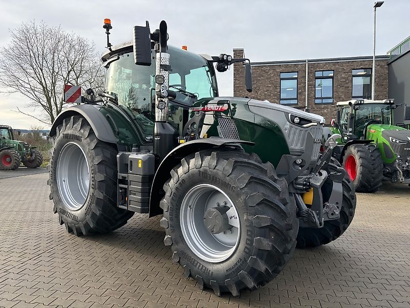 E-FARM: Fendt 728 Vario ProfiPlus - Traktor - id RHEGUGX - 278.500 € - Baujahr: 2024 - Abgelesene Motorstunden: 2,Motorleistung (PS): 280,Deutschland
