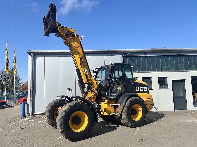 E-FARM: JCB tm 320 s - Chargeur télescopique  - id JHHFJAX - 59 900 € - Année: 2015 - Lecture du nombre d'heure: 4 800,Puissance du moteur (chevaux): 147,Allemagne