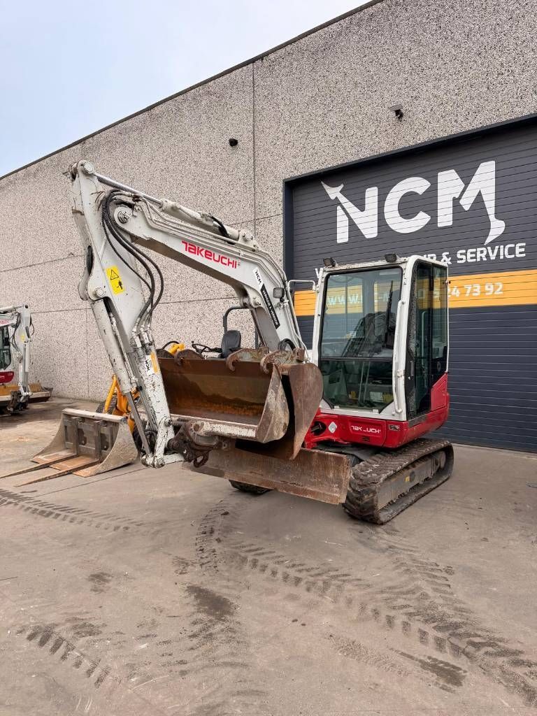 Takeuchi tb 240 Mini-pelle 34 000 €