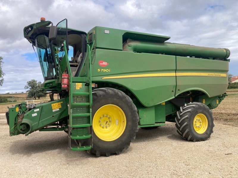 John Deere S 790 Combine harvester €280,000