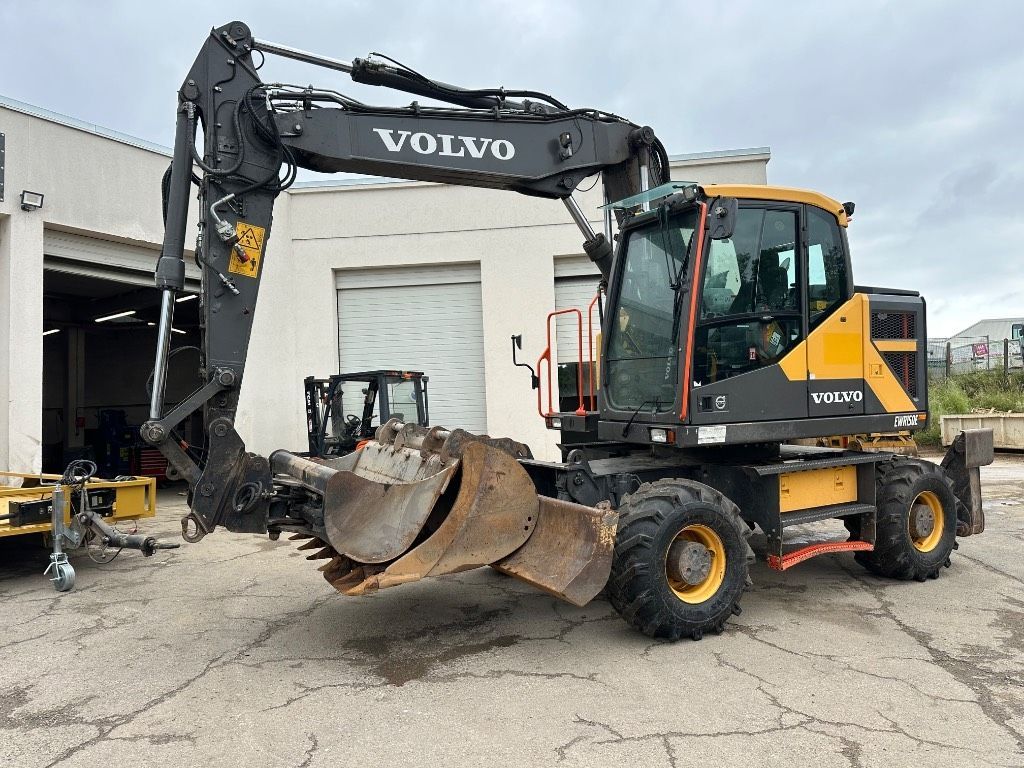 VOLVO ewr 150 Wheeled excavator €99,000