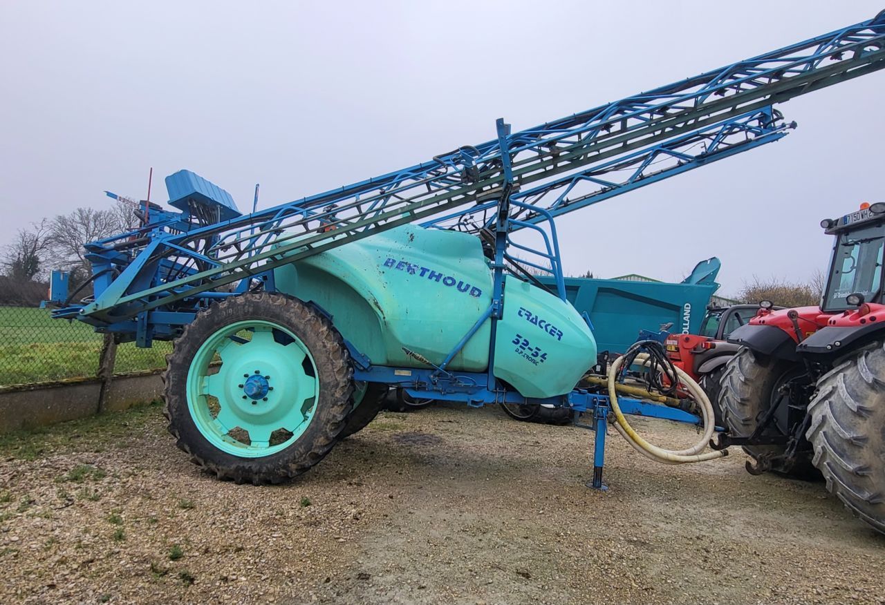 Berthoud tracker 32-34 Sprayer €22,000